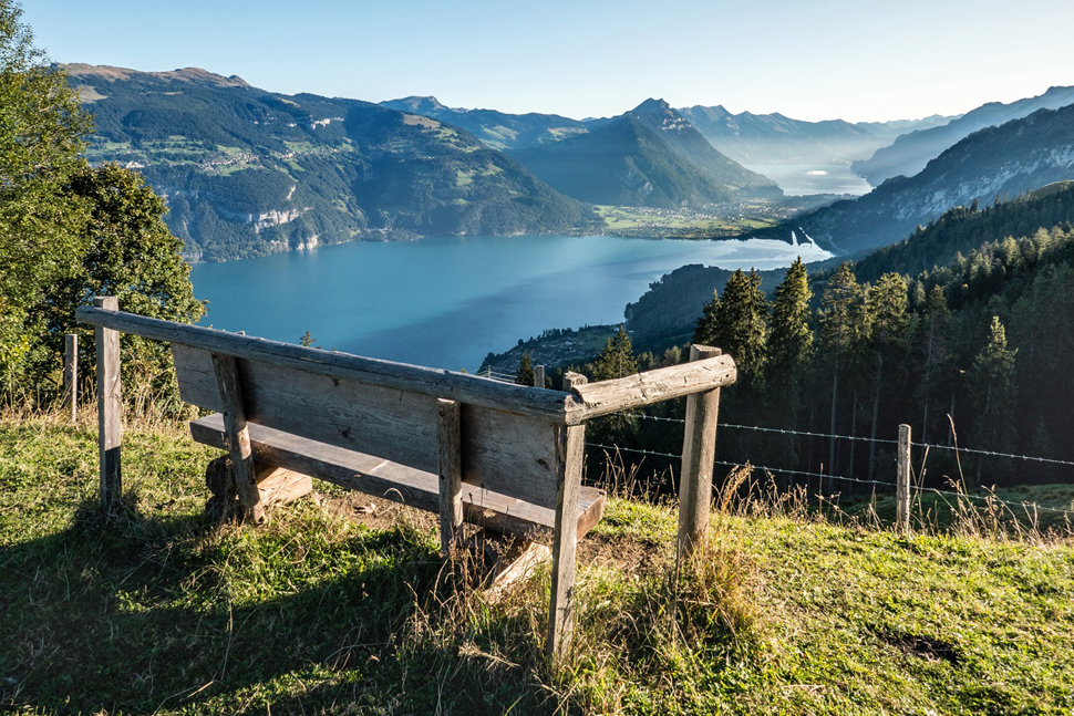 Blick auf den Brienzersee und auf den Thunersee - matho/Adobe Stock